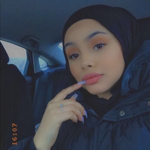 Meet your Posher, Maha